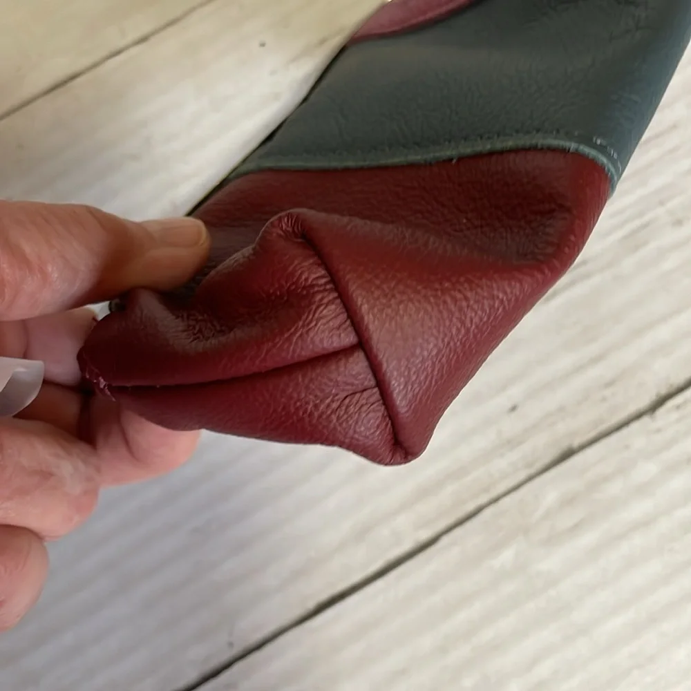 Like New Elophina Tricolor Leather Kiss Lock Make Up Pouch